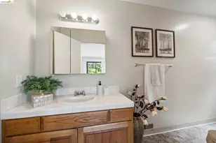 5899 Westover Dr, Oakland, CA 94611 - Photo 26