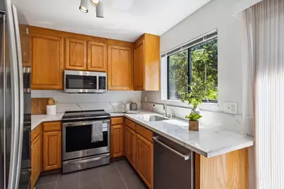 5899 Westover Dr, Oakland, CA 94611 - Photo 8