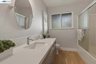 6130 Harbord Dr, Oakland, CA 94611 - Photo 36