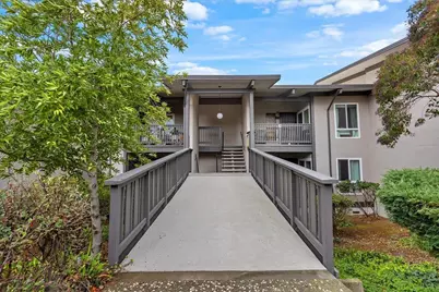 19100 Crest Ave #15, Castro Valley, CA 94546 - Photo 2