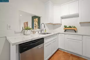 322 Hanover Ave, Oakland, CA 94606 - Photo 6