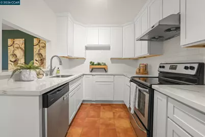 322 Hanover Ave #107, Oakland, CA 94606 - Photo 4