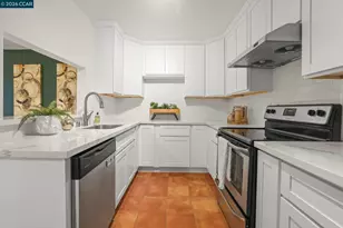 322 Hanover Ave, Oakland, CA 94606 - Photo 4