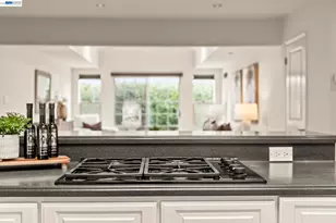 3305 Arcadian Dr, Castro Valley, CA 94546 - Photo 14