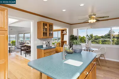 1087 Hillside Dr, Martinez, CA 94553 - Photo 6