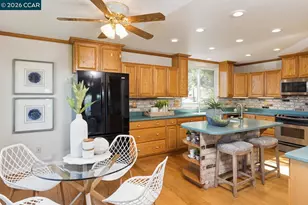 1087 Hillside Dr, Martinez, CA 94553 - Photo 8