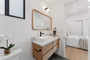 975 55th St, Oakland, CA 94608 - Photo 36