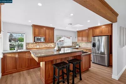 7333 Sunkist Dr, Oakland, CA 94605 - Photo 18