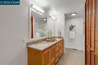 7875 Skyline Blvd, Oakland, CA 94611 - Photo 22