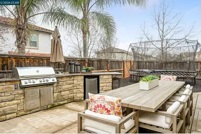 400 Marsanne Ct, Danville, CA 94506 - Photo 38