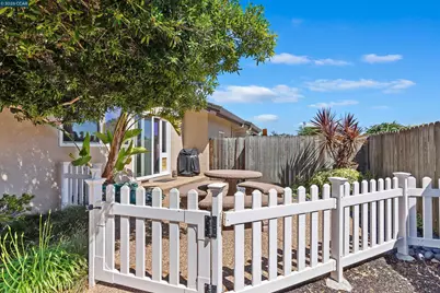 1417 Stonehedge Dr, Pleasant Hill, CA 94523 - Photo 26