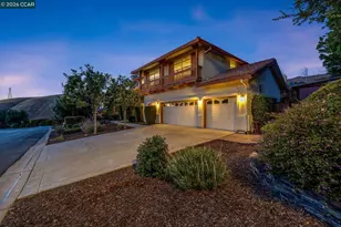 1105 Peacock Creek Dr, Clayton, CA 94517 - Photo 4