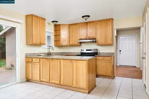 300 College Ave, Vallejo, CA 94589 - Photo 8