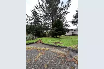 22 Spruce Ct, Whitethorn, CA 95589 - Photo 6