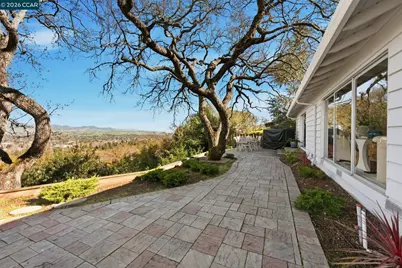 300 Oak View Ter, Danville, CA 94526 - Photo 52