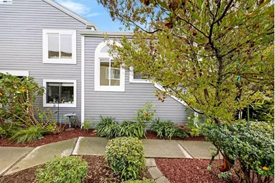 137 Parfait Ln, Alameda, CA 94502 - Photo 4