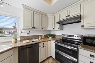 137 Parfait Ln, Alameda, CA 94502 - Photo 22