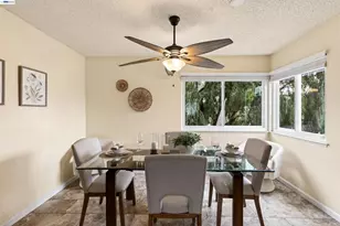 137 Parfait Ln, Alameda, CA 94502 - Photo 14