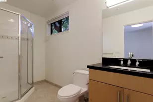 1565 32nd St, Oakland, CA 94608 - Photo 22