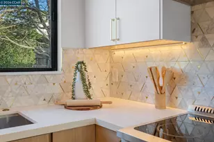 2114 40th Ave, San Francisco, CA 94116 - Photo 14