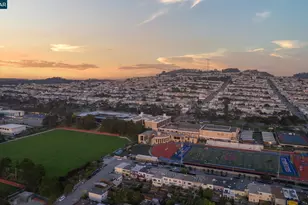 2114 40th Ave, San Francisco, CA 94116 - Photo 40