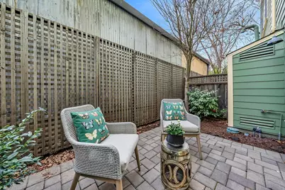 1565 32nd St #APT 2, Oakland, CA 94608 - Photo 18