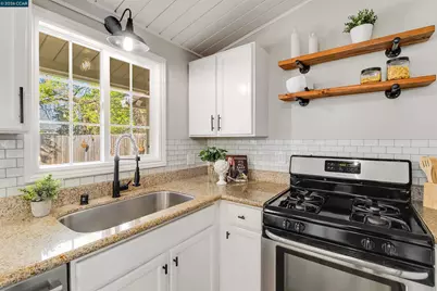 2261 Gehringer Dr, Concord, CA 94520 - Photo 16