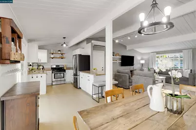 2261 Gehringer Dr, Concord, CA 94520 - Photo 12