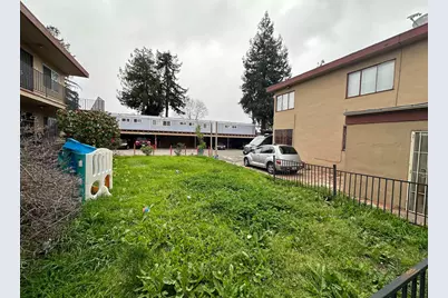 2550 35th Ave, Oakland, CA 94601 - Photo 4