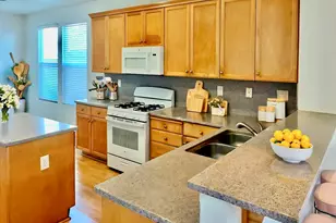 389 Burlington Dr, Tracy, CA 95376 - Photo 8