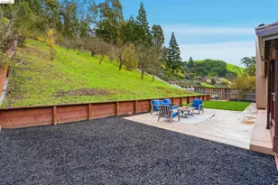 6201 Hillside Dr, El Sobrante, CA 94803 - Photo 40