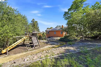 12800 Clausen Ct, Los Altos Hills, CA 94022 - Photo 54