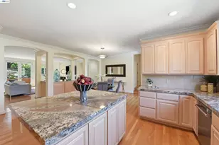 12800 Clausen Ct, Los Altos Hills, CA 94022 - Photo 14