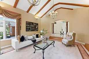 12800 Clausen Ct, Los Altos Hills, CA 94022 - Photo 8