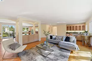 12800 Clausen Ct, Los Altos Hills, CA 94022 - Photo 10