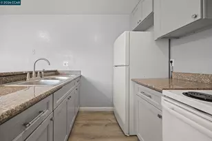 2205 Peppertree Way, Antioch, CA 94509 - Photo 8