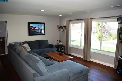 136 Pacific Ave, Pacifica, CA 94044 - Photo 4