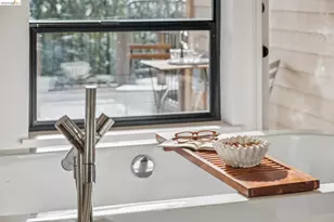 6051 Westover Dr, Oakland, CA 94611 - Photo 48