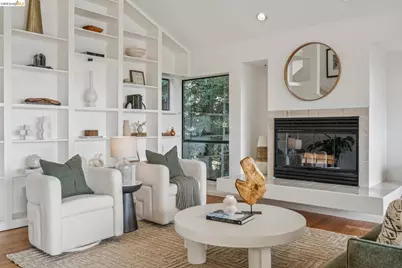 6051 Westover Dr, Oakland, CA 94611 - Photo 14