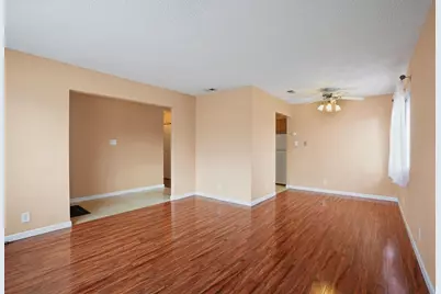 1040 Mohr Ln #A, Concord, CA 94518 - Photo 2