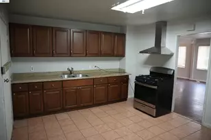 1021 72nd Ave, Oakland, CA 94621 - Photo 12