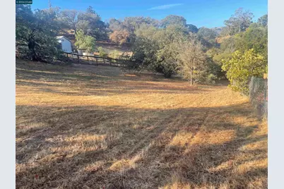 35 Hilltop Rd, Martinez, CA 94553 - Photo 2