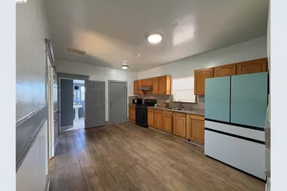 2021 Mitchell St, Oakland, CA 94601 - Photo 12