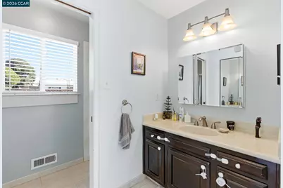 1194 Ventura Dr, Pittsburg, CA 94565 - Photo 32