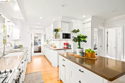 328 Glendale Avenue, Oakland, CA 94618 - Photo 16