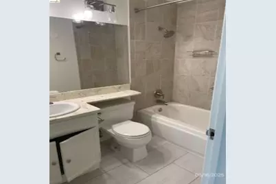 398 Adams St #204, Oakland, CA 94610 - Photo 8