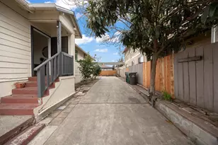 10306 Pippin St, Oakland, CA 94603 - Photo 32