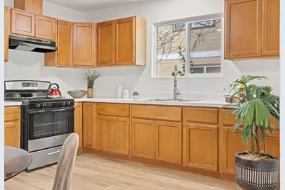 10306 Pippin St, Oakland, CA 94603 - Photo 12