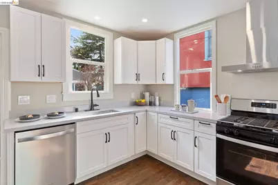 1512 Hearst Ave, Berkeley, CA 94703 - Photo 12