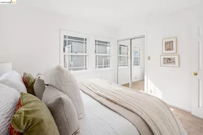 1082 16th St, Oakland, CA 94607 - Photo 18